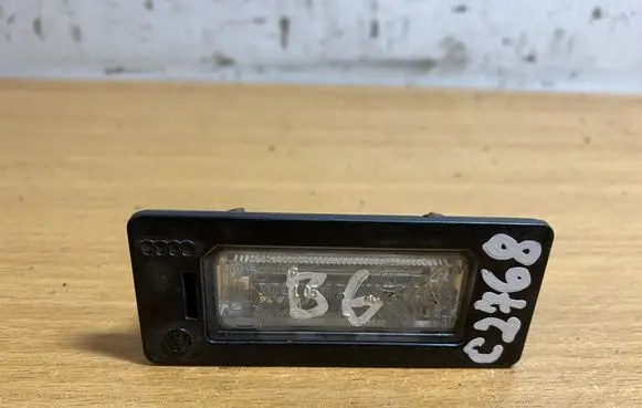 Audi A5 8T 8F Number plate light 8T0943021 C2768