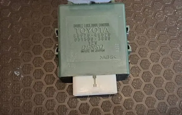 Lexus RX 330 - 350 - 400H Door central lock control unit/module 8597048020 0515003880