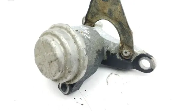 Volvo S60 Engine mount bracket