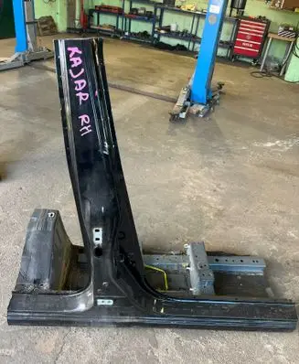 Renault Kadjar Pillar (middle) 