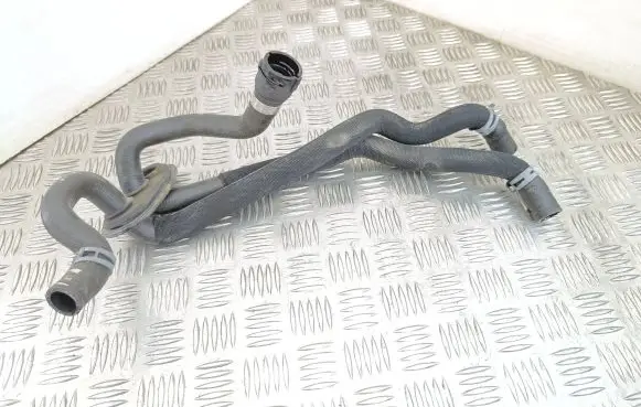 Engine coolant pipe/hose