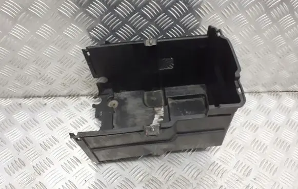 Mazda 3 I Battery box tray 