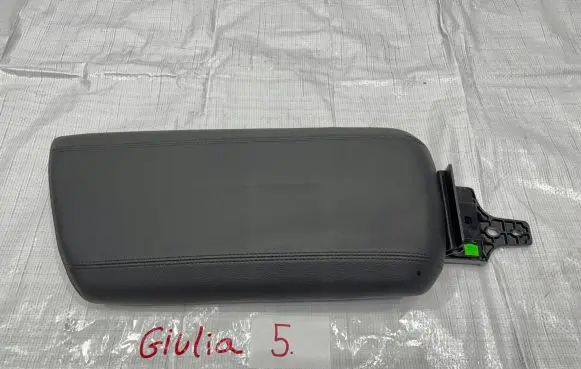 Alfa Romeo Giulia Armrest