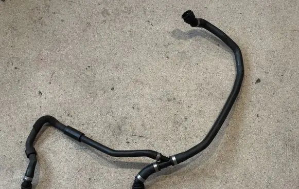 BMW M2 F87 Engine coolant pipe/hose 8071988