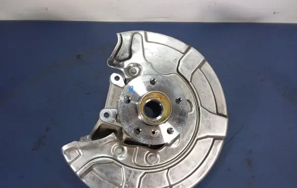 BMW X7 G07 Front wheel hub spindle knuckle 6876654