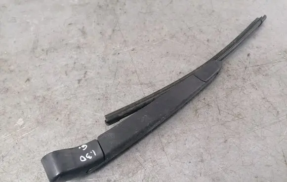 Hyundai i30 Rear wiper blade arm 08391