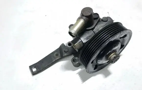 Mazda MPV Power steering pump l11832650c 3x032018