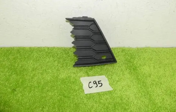 Skoda Fabia Mk3 (NJ) Front bumper lower grill 6V0853666A