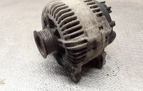 Audi A6 S6 C6 4F Generator/alternator 