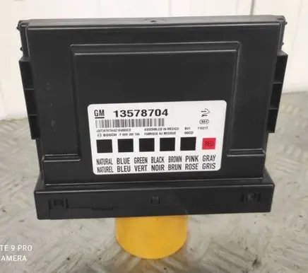 Opel Insignia A Comfort/convenience module 13578704 F00HJ00746