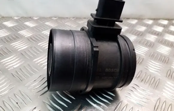 BMW 1 E81 E87 Mass air flow meter 0281006146 8509724