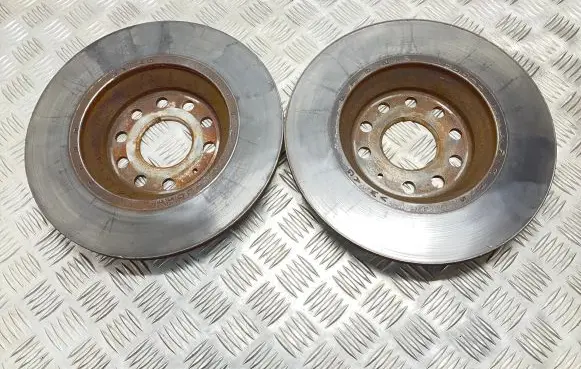 Volkswagen PASSAT B8 Rear brake disc