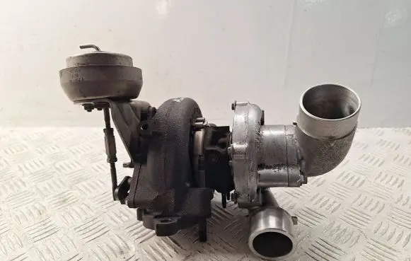 Toyota Avensis T250 Turbo 172010R020 06031400327 06052A
