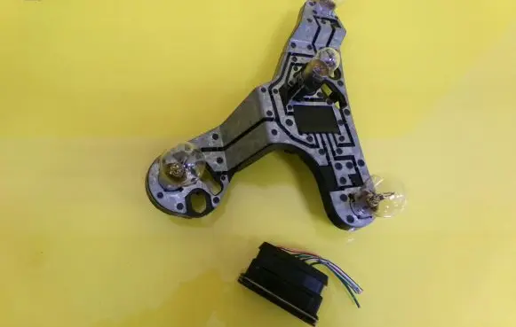 Toyota Avensis T250 Tail light bulb cover holder 89028786