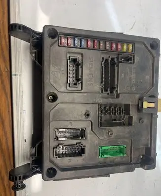 Seat Alhambra (Mk1) Fuse module S108152001d