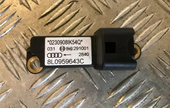 Audi A3 S3 8L Airbag deployment crash/impact sensor 8L0959643C 291001 02309081K54Q