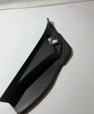 BMW 5 G30 G31 G38 Tailgate/trunk side cover trim 7390426