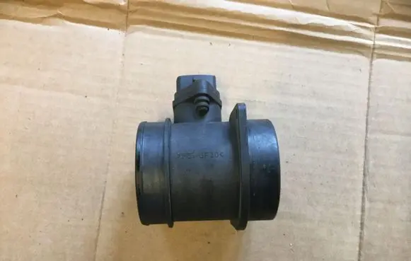 Volvo V70 Mass air flow meter 280218088