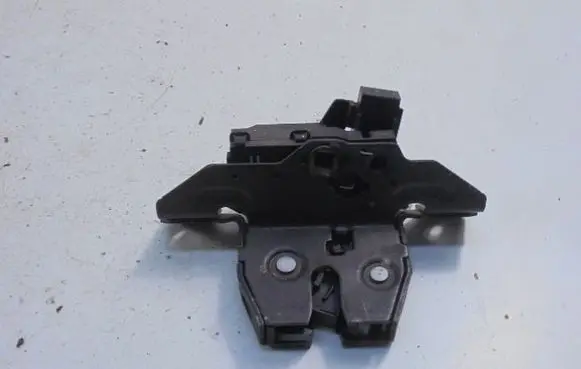 Opel Astra J Tailgate/trunk/boot lock/catch/latch 13500195
