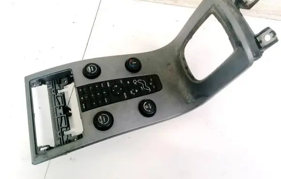 Volvo V50 Climate control unit 8623067