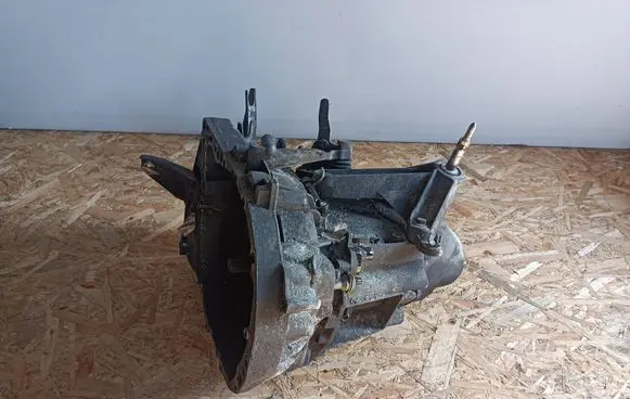 Manual 5 speed gearbox