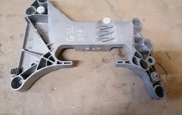 BMW 6 G32 Gran Turismo Gearbox mounting bracket 6861580