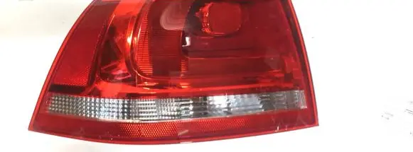 Volkswagen Touareg II Rear/tail lights 7P6945095B