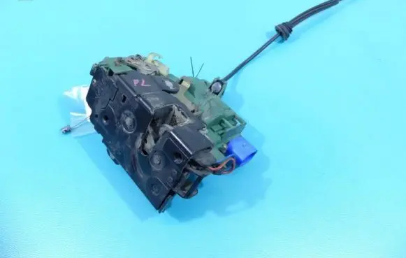 Seat Ibiza III (6L) Front door lock C3B1837015AM IMPRK1343428