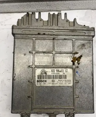 Volkswagen Sharan Engine control unit/module 028906021