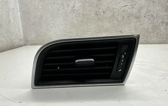 Porsche Macan (95B) Dash center air vent grill 