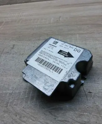 Opel Zafira A Airbag control unit/module 90582536 5wk4190
