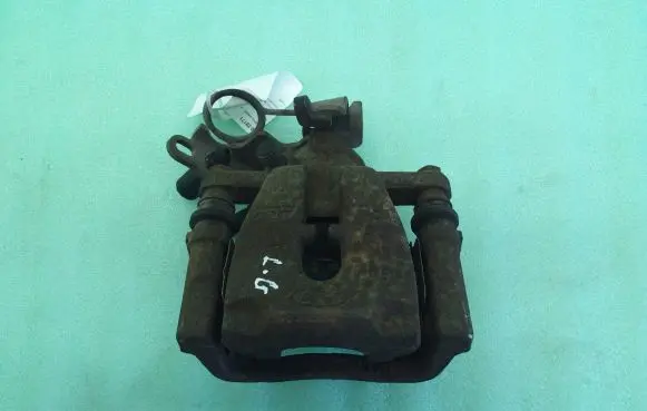 Ford Kuga I Rear brake caliper 8504A