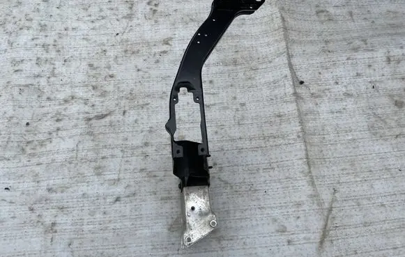 BMW 2 F46 Headlight/headlamp mounting bracket 730787316
