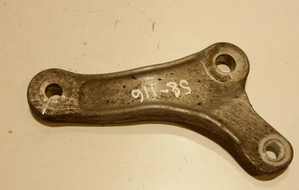 BMW 5 E60 E61 Sway bar bush bracket, front 6758528 58116
