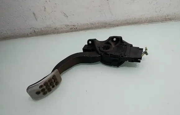 Ford S-MAX Accelerator throttle pedal 6G929F836JD