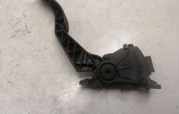 Alfa Romeo 159 Accelerator throttle pedal 60695128 09315