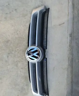 Volkswagen Golf Plus Front bumper upper radiator grill 5M0853653 5M0853655A 5M0853651A