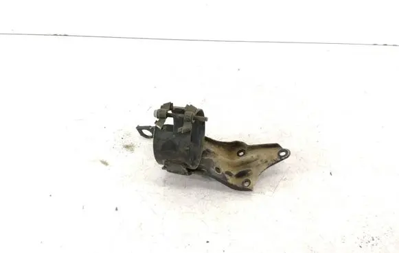 Volkswagen PASSAT B5.5 Fuel filter bracket/mount holder 