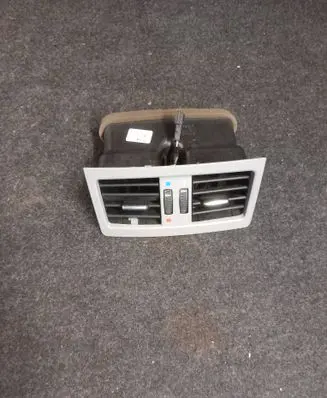 BMW 3 E92 E93 Rear air vent grill 6932023 6932024