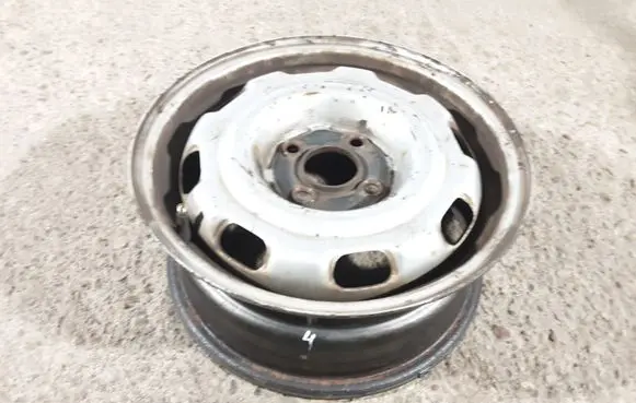 Volkswagen Golf III R14 steel rim 1H0601025B