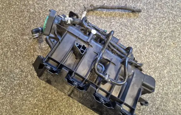 Fiat 500L Intake manifold