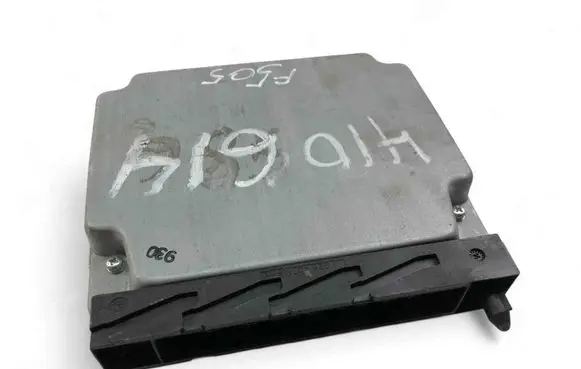 Volvo V70 Engine control unit/module ECU 30729998A