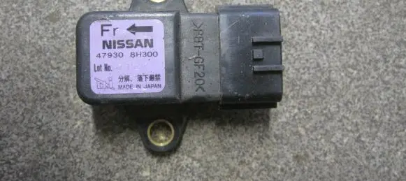 Nissan X-Trail T30 ESP acceleration yaw rate sensor 479308H300