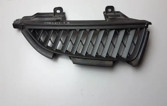 Mitsubishi Grandis Front grill MN145456