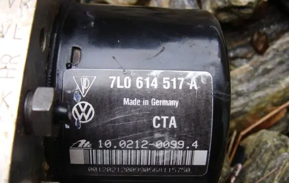 Volkswagen Touareg I ABS Pump 7L0907379L 10061335341 10092603113