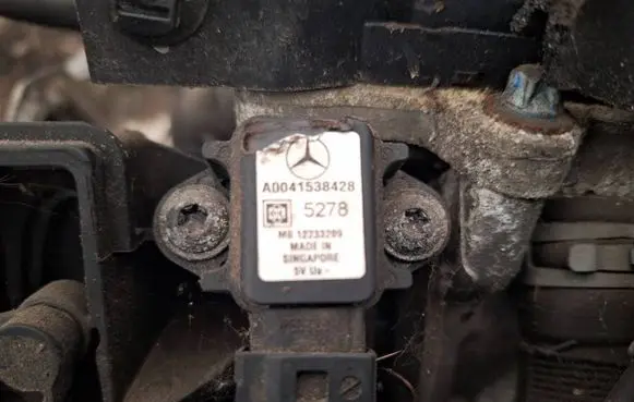Mercedes-Benz B W245 Air pressure sensor a0041538428