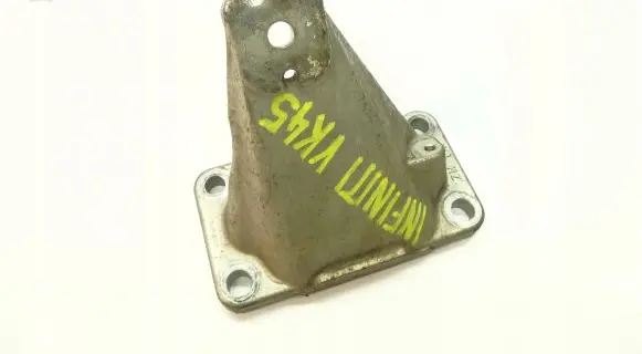 Infiniti FX Engine mounting bracket