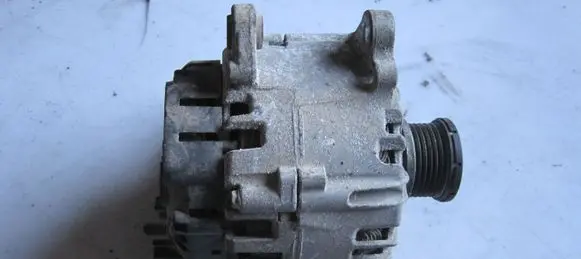 Volkswagen Amarok Generator/alternator 03L903024S