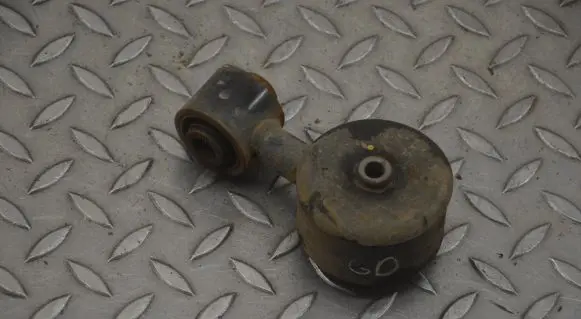 Hyundai Santa Fe Engine mount bracket