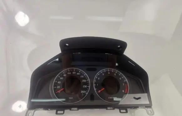 Volvo V70 Speedometer (instrument cluster) 30786622AB